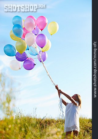 
                Mädchen, Luftballon, Festhalten                   