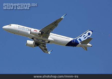 
                Flugzeug, Airbus A320, Airbus A320neo                   
