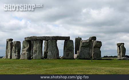 
                Stonehenge                   
