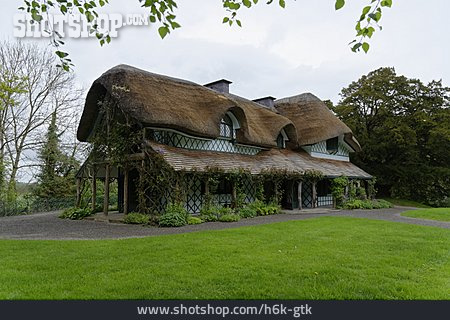 
                Cahir, Swiss Cottage                   
