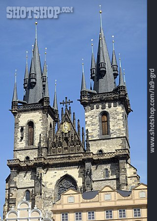 
                Kirchturm, Teynkirche                   
