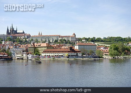 
                Prag, Moldau, Prager Burg                   