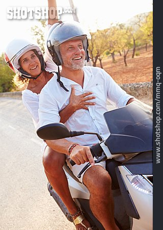 
                Paar, Unterwegs, Urlaub, Motorroller                   