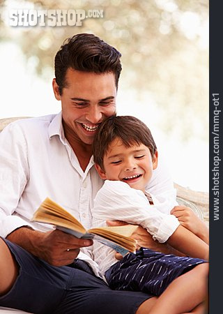 
                Vater, Lachen, Sohn, Vorlesen                   