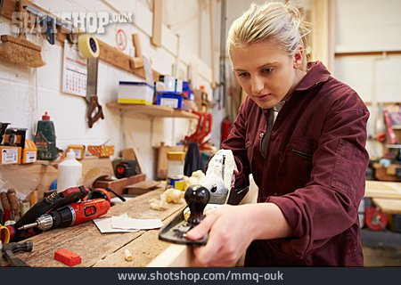 
                Woman, Education, Trainee, Carpentry, Carpenter                   