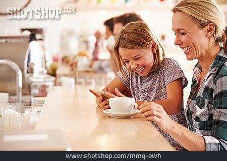 
                Mutter, Kaffee, Handy, Café, Tochter                   