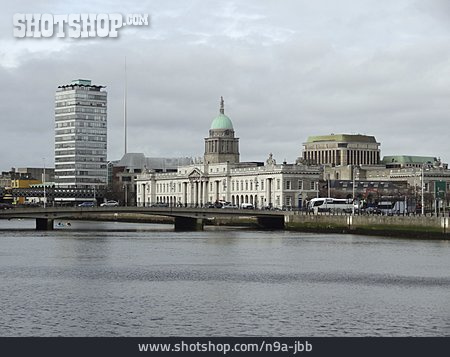 
                Dublin, Liffey, Custom House                   