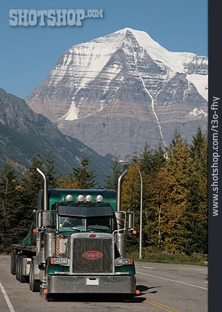 
                Lkw, Highway, Rocky Mountains                   