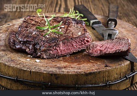 
                Steak, Rumpsteak, Rindersteak, Fleischgericht, Tranchierbesteck                   