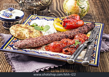 
                Türkische Küche, Lammfleisch, Adana Kebap                   