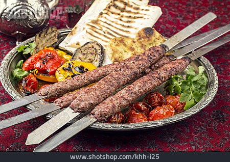 
                Türkische Küche, Lammfleisch, Adana Kebap                   