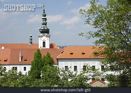 
                Kirchturm, Kloster Strahov                   