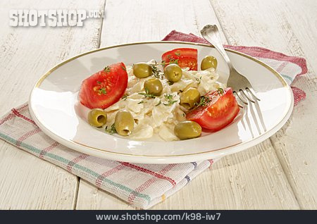 
                Oliven, Nudelsalat                   