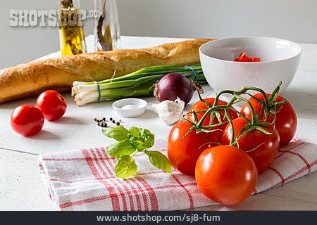 
                Salat, Tomaten, Baguette                   