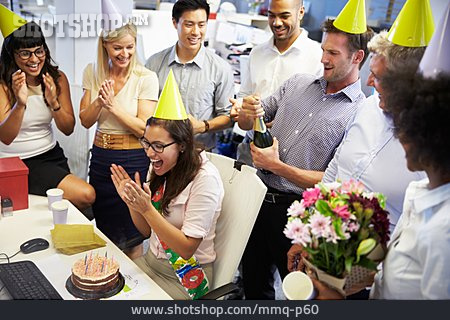 
                Geburtstag, Feiern, Agentur, Arbeitskollegen                   