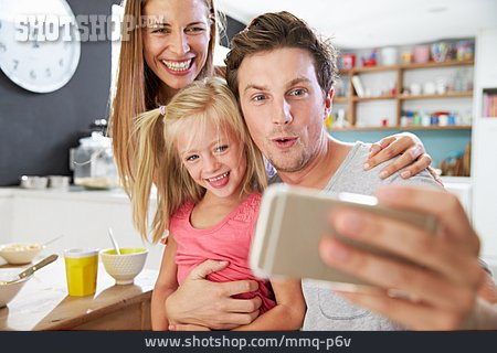 
                Eltern, Tochter, Familie, Selfie                   