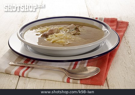 
                Suppe, Nudelsuppe, Fleischbrühe                   
