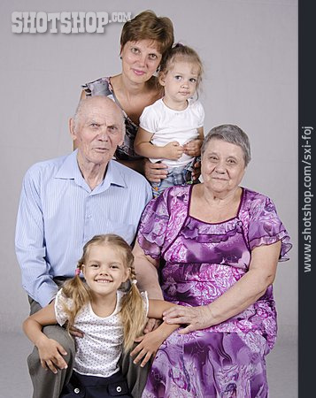 
                Familie, Porträt, Generationen, Großeltern                   