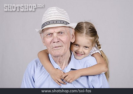 
                Großvater, Enkeltochter                   