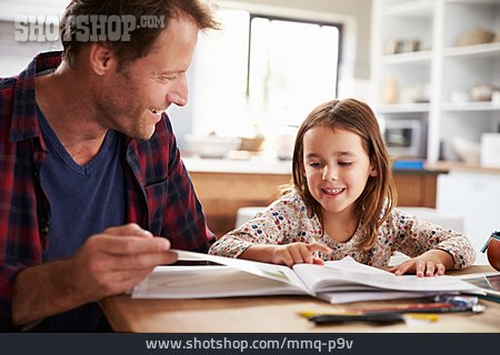 
                Vater, Lernen, Tochter, Vorlesen                   