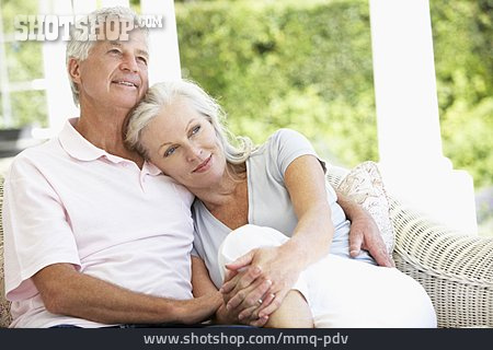 
                Pensionierung, Zuneigung, Seniorenpaar                   