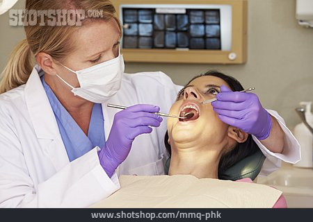 
                Zahnbehandlung, Zahnärztin                   