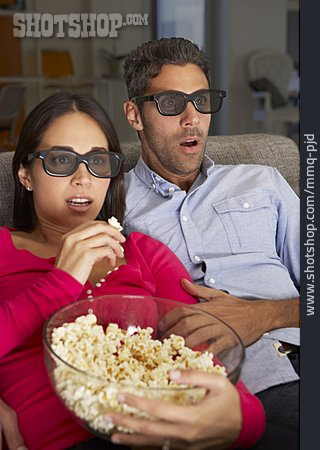 
                Ehepaar, Popcorn, Fernsehabend, 3d, Filmabend, 3d-brille, 3d-film                   