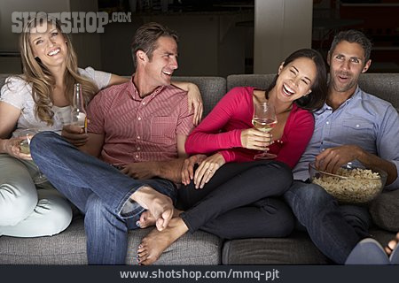 
                Alkohol, Freunde, Fernsehabend, Amüsieren                   