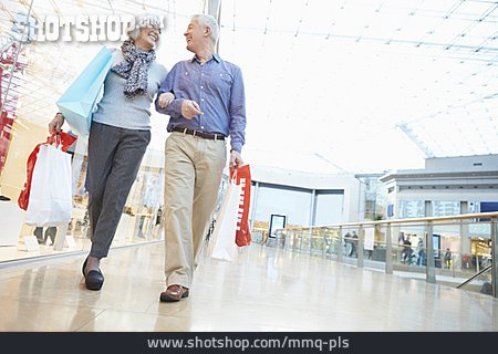 
                Senior, Paar, Einkauf & Shopping, Einkaufszentrum                   