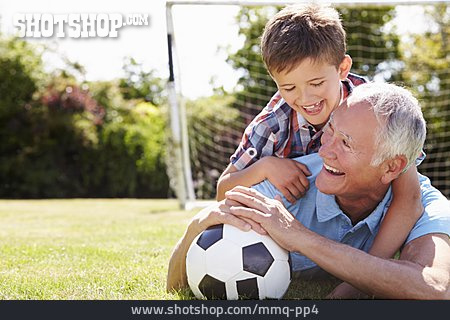 
                Enkel, Großvater, Fußball                   