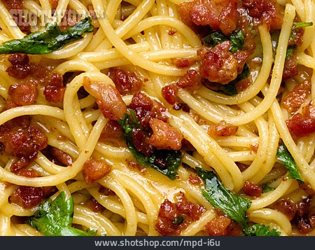 
                Basilikum, Speck, Spaghetti Carbonara                   