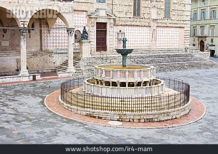 
                Brunnen, Perugia, Fontana Maggiore                   
