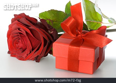 
                Geschenk, Valentinstag, Hochzeitstag                   