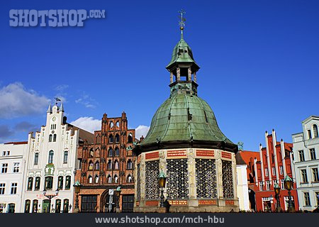 
                Rathaus, Marktplatz, Wismar, Wasserkunst                   