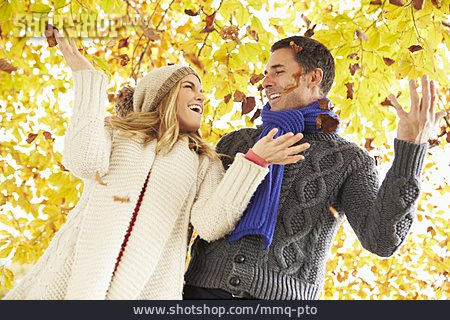 
                Paar, Herbst, Lebensfreude                   
