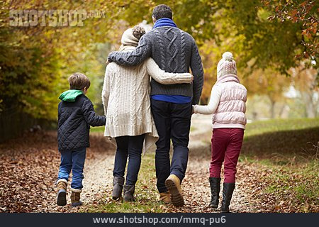 
                Waldweg, Familie, Herbstspaziergang                   