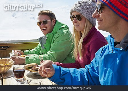
                Skiurlaub, Freunde, Einkehr                   