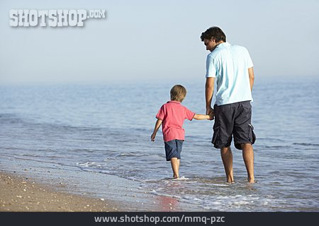 
                Vater, Sohn, Strandurlaub                   