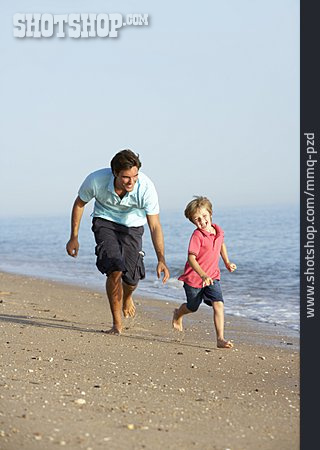 
                Vater, Sohn, Ausgelassenheit, Strandurlaub                   