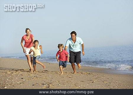 
                Familie, Strandlauf                   