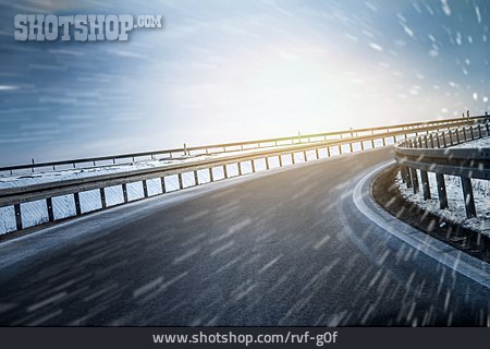 
                Straße, Witterung, Schneefall, Straßenglätte                   