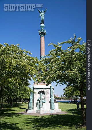 
                Statue, Kopenhagen, Langelinie                   