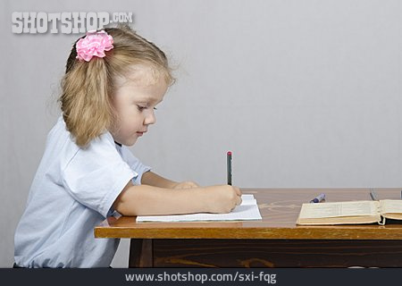 
                Kind, Mädchen, Schreiben, Lernen                   