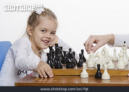 
                Kind, Mädchen, Schach, Hochbegabt                   