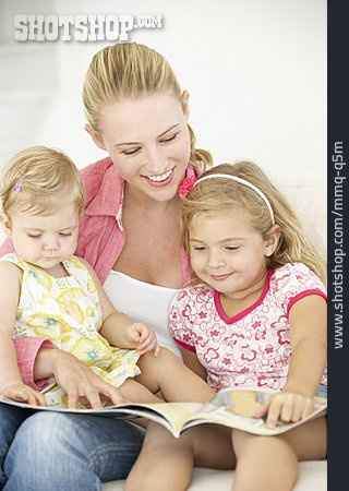 
                Mutter, Lesen, Geschwister, Vorlesen                   