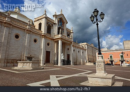 
                Kathedrale, Manfredonia                   