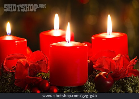 
                Adventskranz, Kerzenlicht, 4. Advent                   