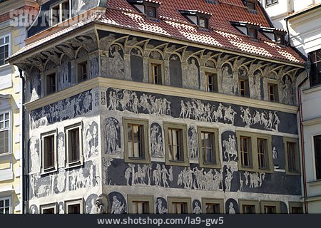 
                Wohnhaus, Prag, Fassadenschmuck                   
