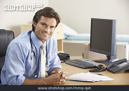 
                Arzt, Stethoskop, Arbeitsplatz, Arztpraxis                   