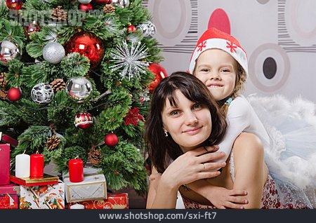 
                Weihnachten, Mutterliebe, Tochter, Geschenke                   